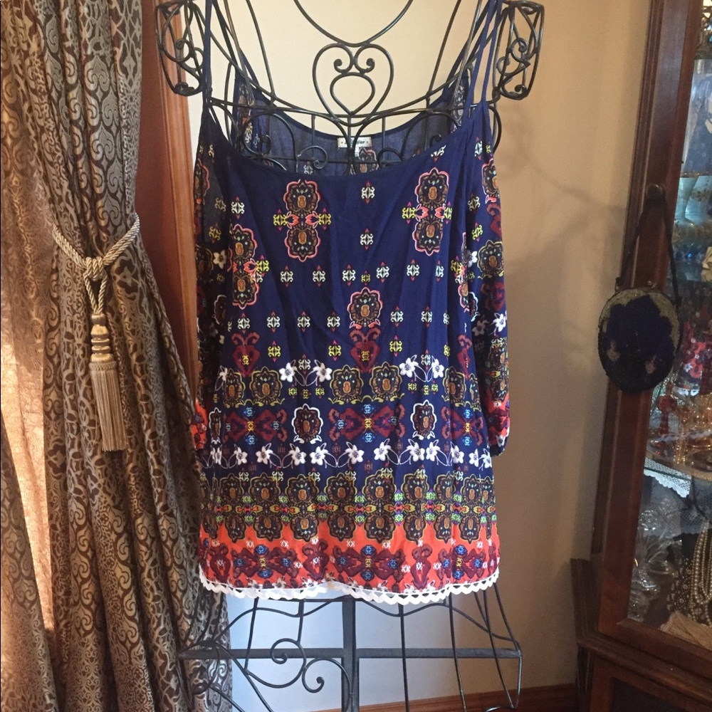 Lily star cold shoulder top